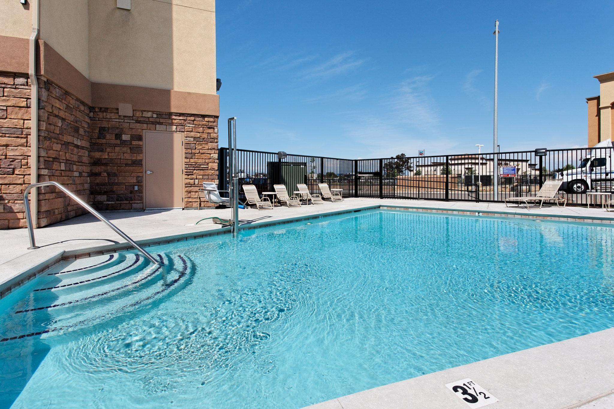 Holiday Inn Express Fresno Northwest - Herndon By Ihg Dış mekan fotoğraf